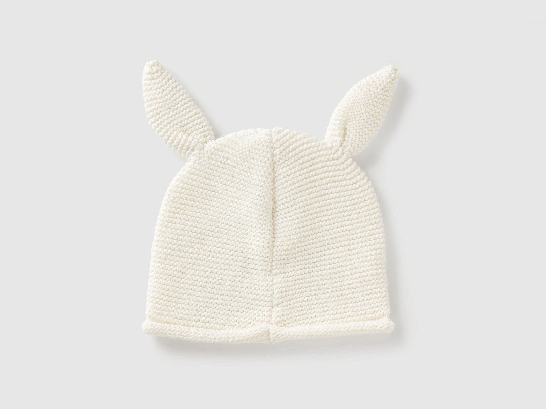 Шапка трикотажная с ушками и аппликацией