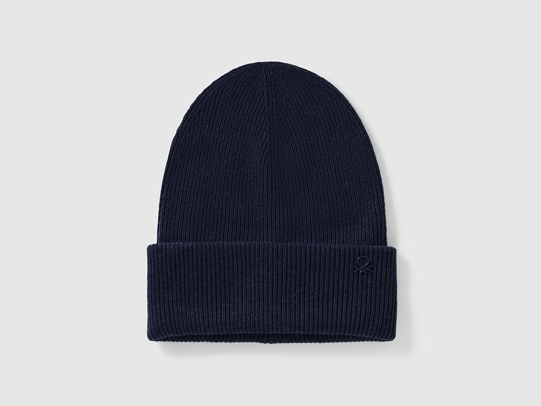 Шапка из смесовой шерсти