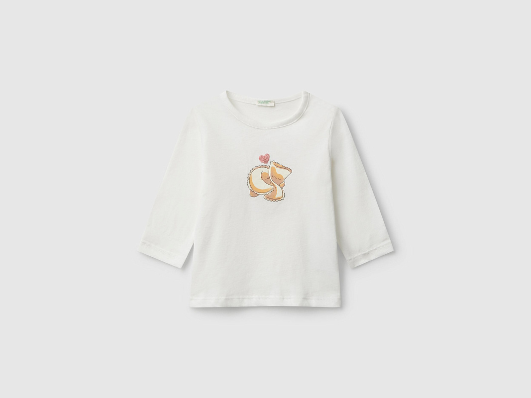 Лонгслив с аппликацией из ткани